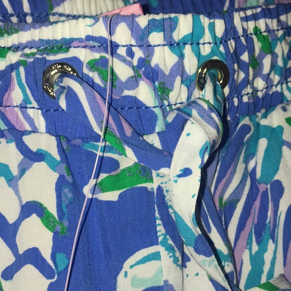 Lilly Pulitzer Katia Short Canopy Chaos - Picture 12 of 16